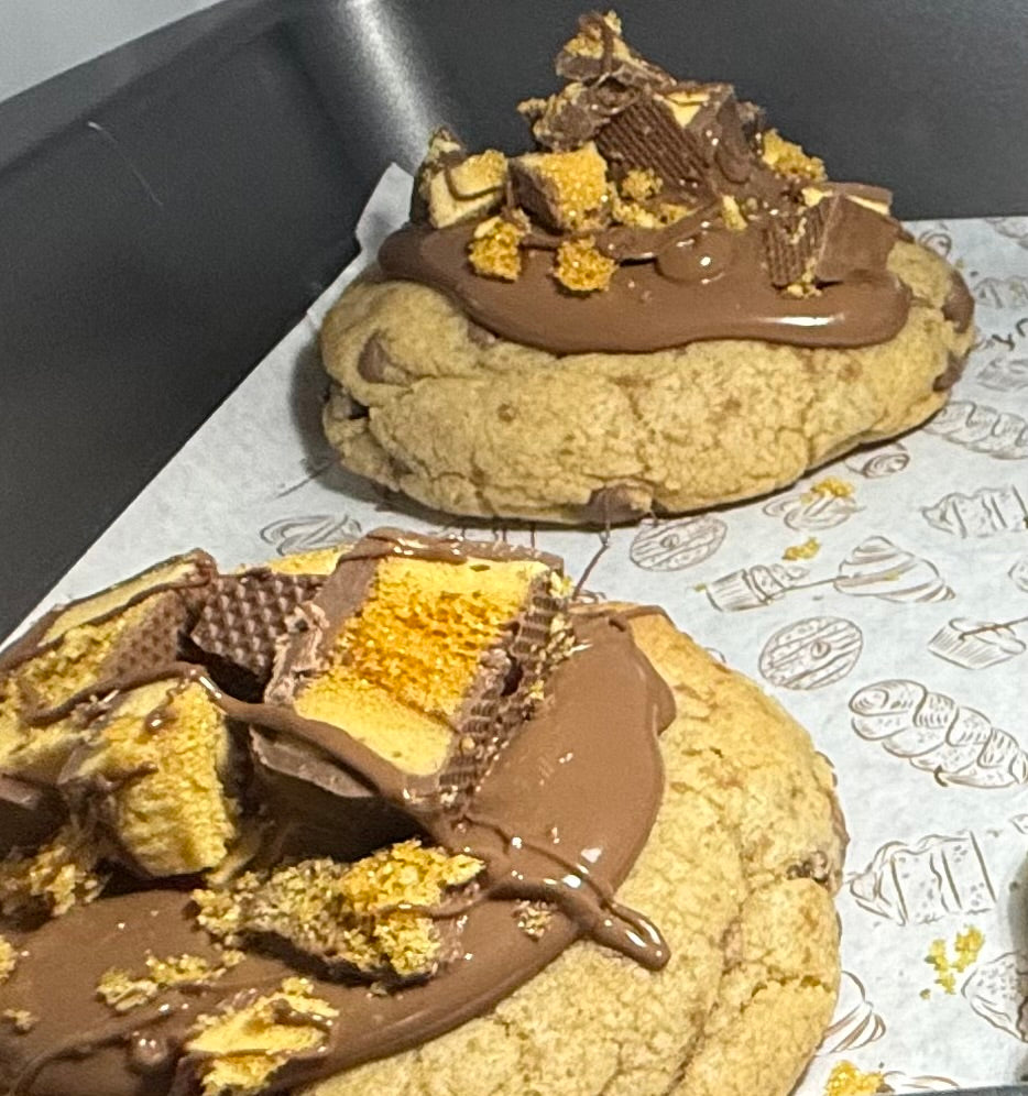 NYC Stuffed Cookie – 6x Cadbury Crunchie
