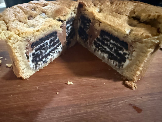 Cookie Pie 4” Cookies & Cream Oreo & Chocolate