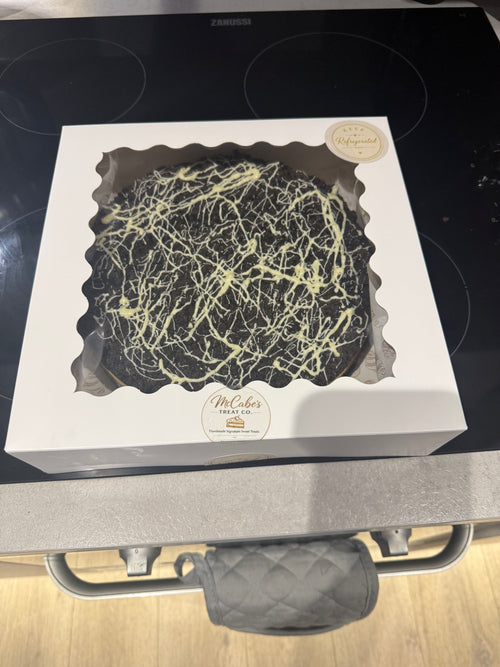 Baked Vanilla & Oreo Crumble Cheesecake